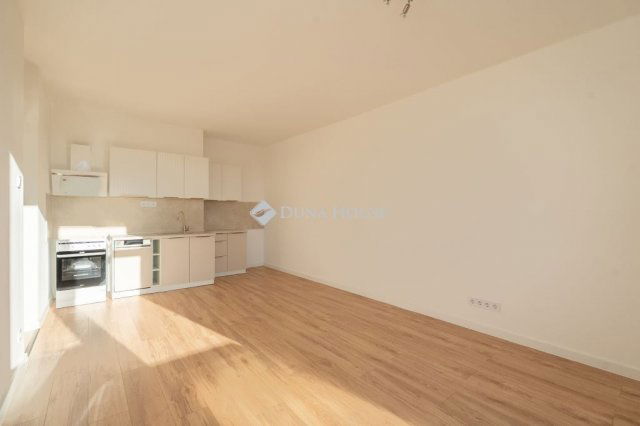 Eladó téglalakás, Tatán, Bartók Béla utcában 59.9 M Ft