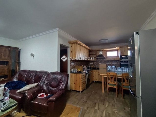 Eladó családi ház, Ócsán 93.9 M Ft, 6 szobás