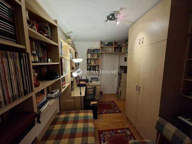 Eladó panellakás, Szegeden 64.9 M Ft, 3+1 szobás