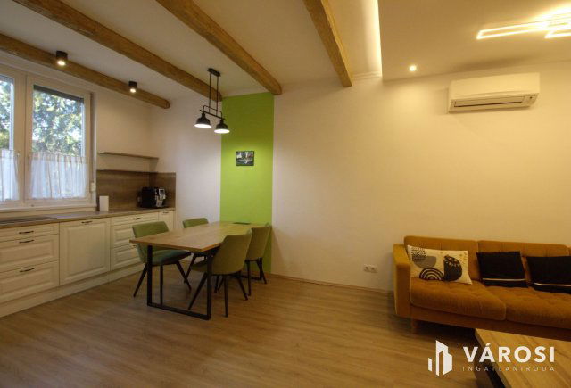 Kiadó téglalakás, albérlet, Győrött 280 E Ft / hó, 3+1 szobás