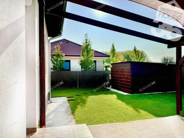 Eladó családi ház, Kecskeméten 90 M Ft, 4 szobás