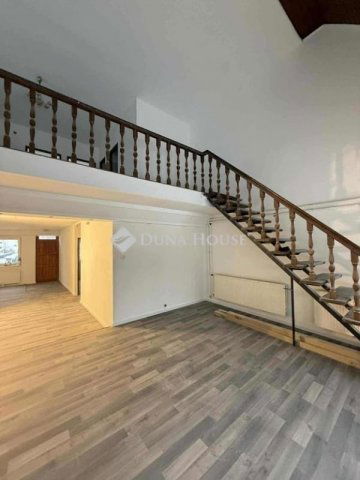 Eladó sorház, Pécsett 89.9 M Ft, 5 szobás / költözzbe.hu