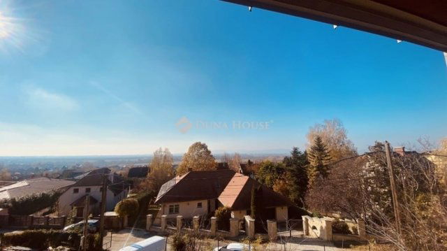 Eladó családi ház, Csömörön 245 M Ft, 4 szobás