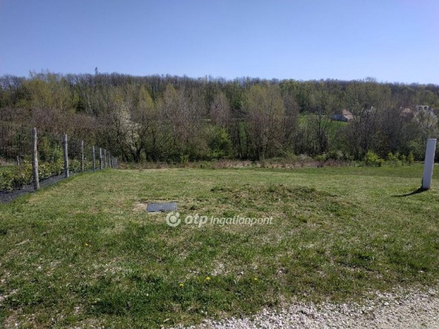 Eladó telek, Eplényen 27 M Ft / költözzbe.hu
