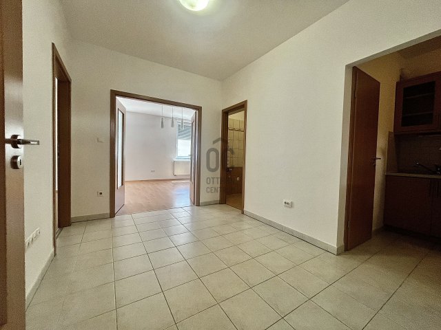 Eladó téglalakás, Győrött 89 M Ft, 3 szobás