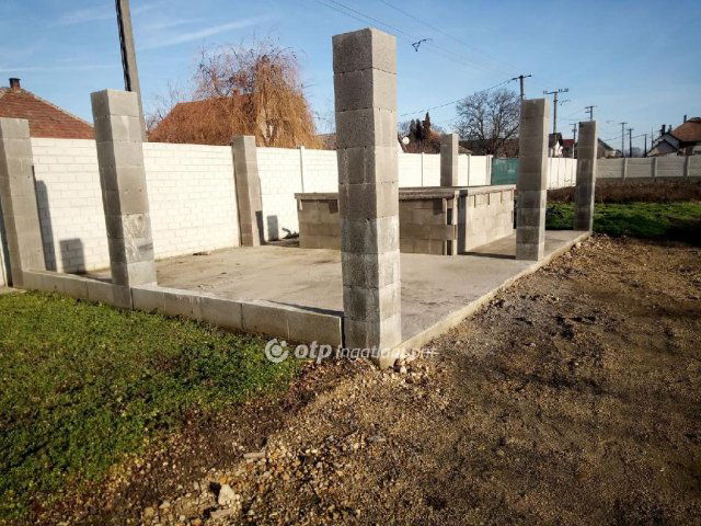Eladó családi ház, Mezőfalván 19.9 M Ft, 1+1 szobás