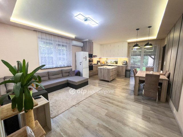 Eladó családi ház, Győrött 135 M Ft, 4 szobás