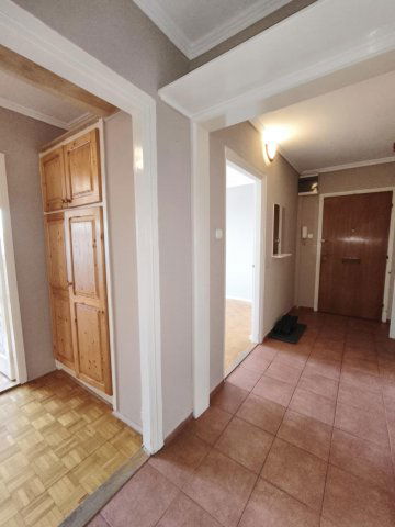 Eladó panellakás, Budapesten, III. kerületben, Vörösvári úton