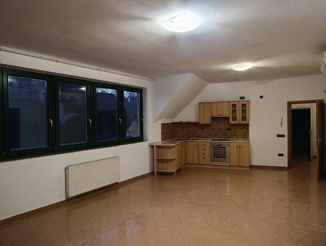 Eladó téglalakás, Veszprémben 119 M Ft, 4 szobás