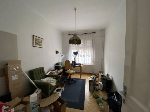 Eladó családi ház, Keszthelyen 79 M Ft, 6 szobás