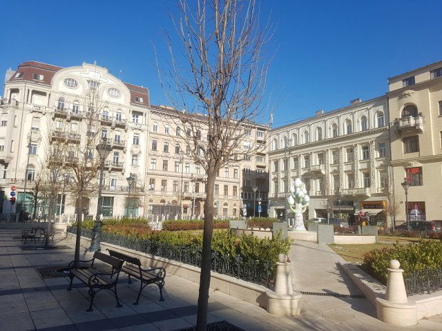 Kiadó téglalakás, albérlet, V. kerületben, Hild téren