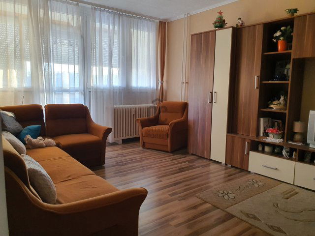 Eladó panellakás, Kisvárdán 32 M Ft, 2 szobás