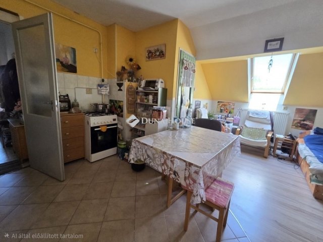 Eladó családi ház, Szegeden 99.5 M Ft, 8 szobás