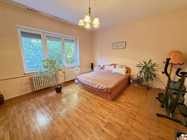 Eladó családi ház, Kistarcsán 131 M Ft, 5 szobás