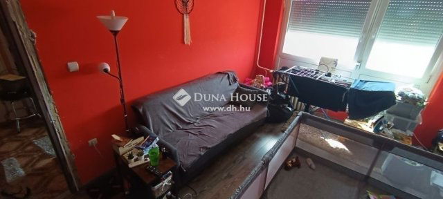 Eladó panellakás, Pécsett 41.9 M Ft, 2 szobás