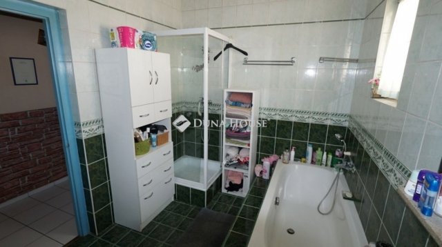 Eladó családi ház, Zalaegerszegen 84.9 M Ft, 5 szobás