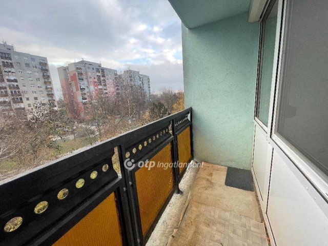 Eladó panellakás, Nyíregyházán 37.8 M Ft, 2 szobás