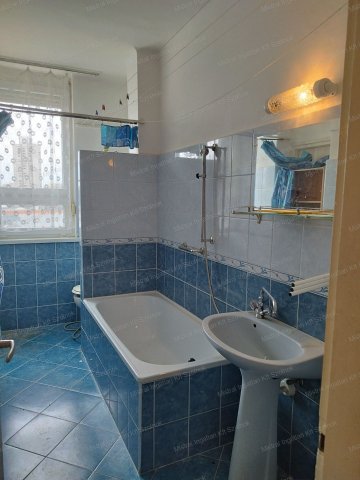 Eladó téglalakás, Szolnokon 29.5 M Ft, 2 szobás