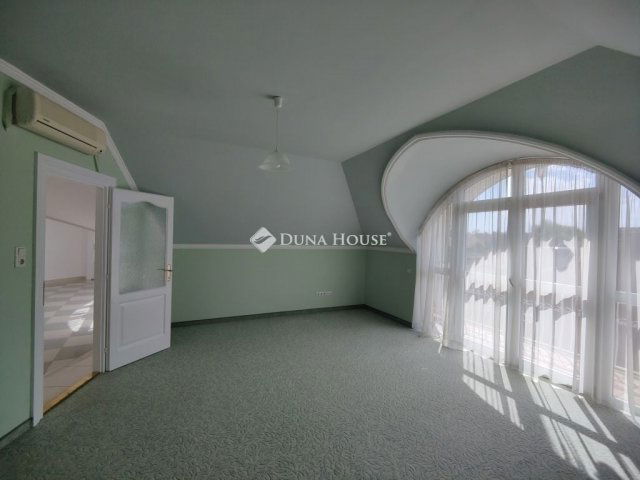 Eladó családi ház, Budapesten, XVIII. kerületben 209 M Ft