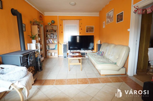 Eladó családi ház, Eszteregnyén 37 M Ft, 3 szobás