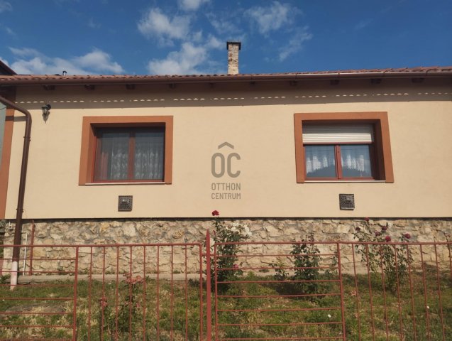 Kiadó családi ház, albérlet, Szekszárdon 250 E Ft / hó