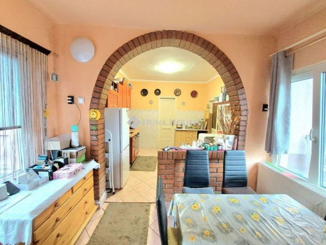 Eladó családi ház, Várpalotán 65 M Ft, 3 szobás