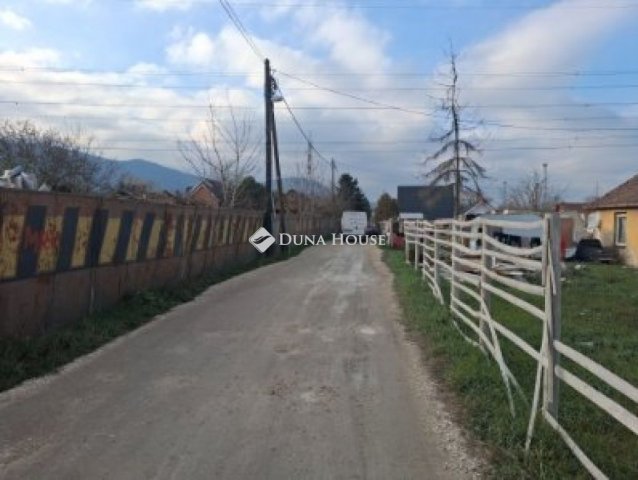 Eladó telek, Budapesten, III. kerületben 65 M Ft