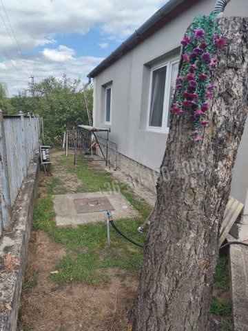 Eladó családi ház, Szárligeten 73.49 M Ft, 3 szobás