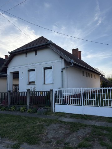 Eladó családi ház, Jándon 27 M Ft, 4 szobás