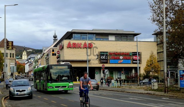 Eladó panellakás, Pécsett 47.5 M Ft, 2 szobás