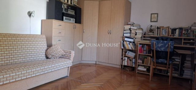 Eladó téglalakás, Pécsett 32.9 M Ft, 2 szobás