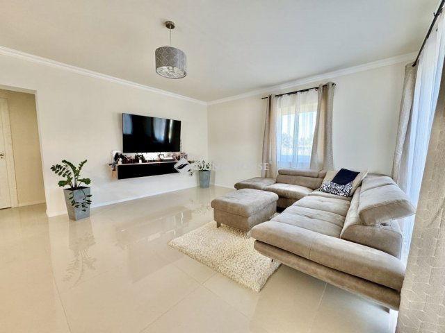 Eladó családi ház, Kókán 96.9 M Ft, 6 szobás