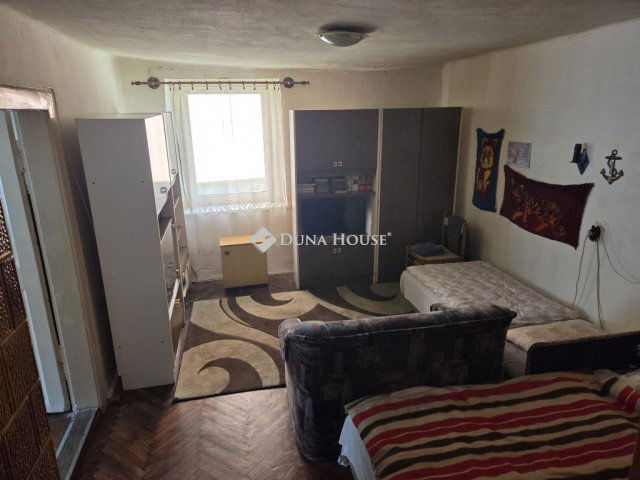 Eladó téglalakás, Kőszegen 25 M Ft, 2 szobás