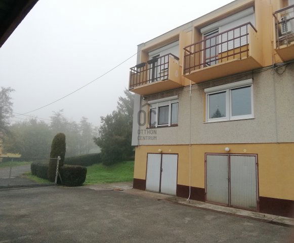 Eladó sorház, Komlón 33.9 M Ft, 3 szobás / költözzbe.hu