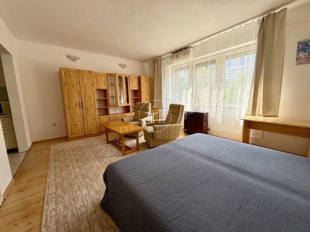 Kiadó téglalakás, albérlet, Szegeden 135 E Ft / hó, 1 szobás
