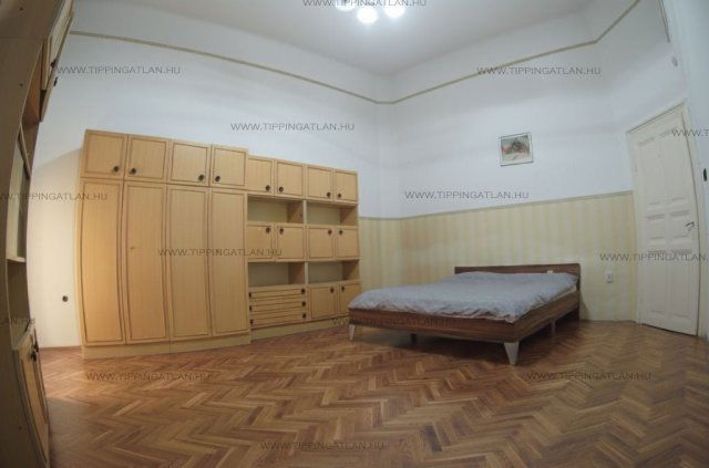 Eladó téglalakás, Budapesten, VIII. kerületben, Luther utcában