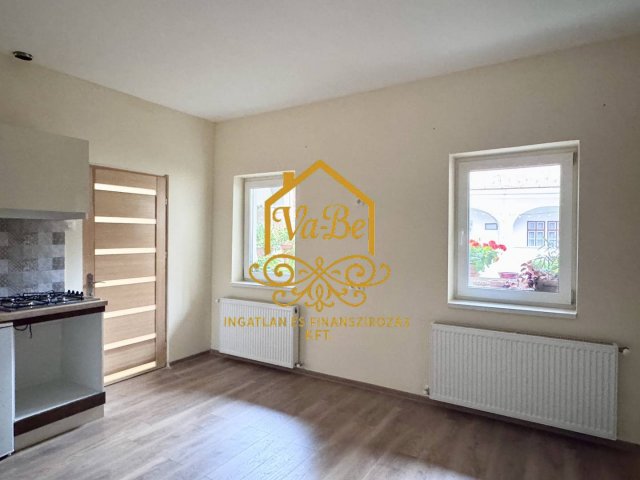 Kiadó téglalakás, albérlet, Egerben 180 E Ft / hó, 3 szobás