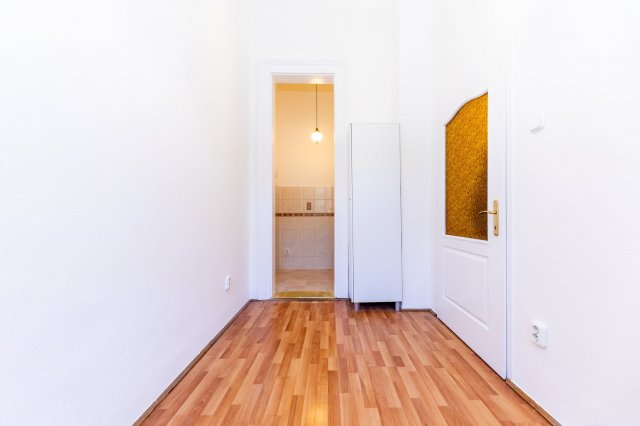 Eladó téglalakás, Budapesten, V. kerületben, Erzsébet téren