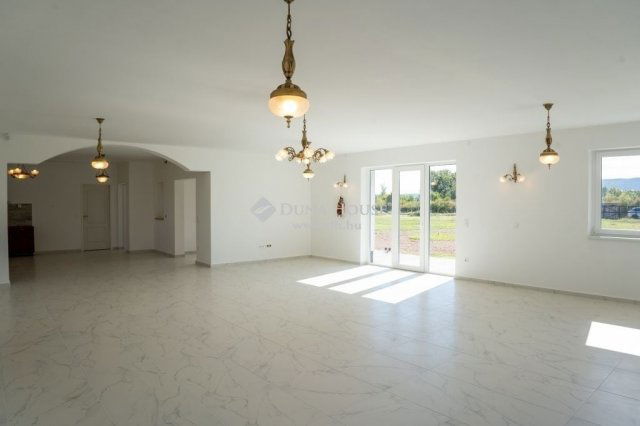 Eladó családi ház, Pomázon 199 M Ft, 5 szobás