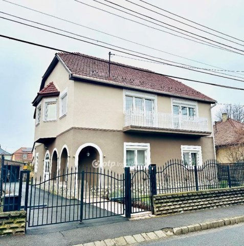 Eladó családi ház, Miskolcon 89.9 M Ft, 6+1 szobás
