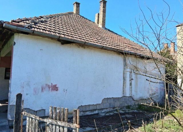 Eladó családi ház, Tiszadobon, Iskola utcában 4 M Ft, 2 szobás
