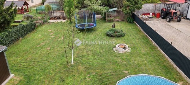 Eladó családi ház, Siklóson 89.9 M Ft, 5 szobás