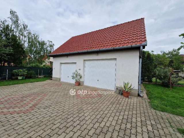 Eladó családi ház, Debrecenben 124.9 M Ft, 5 szobás