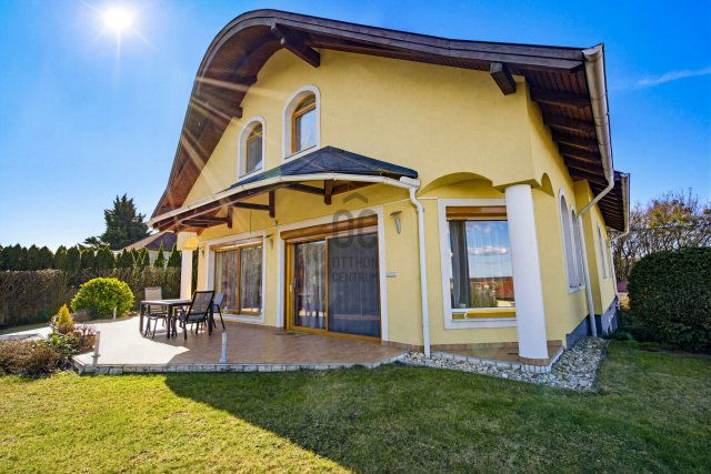 Eladó családi ház, Sén 250 M Ft, 7 szobás