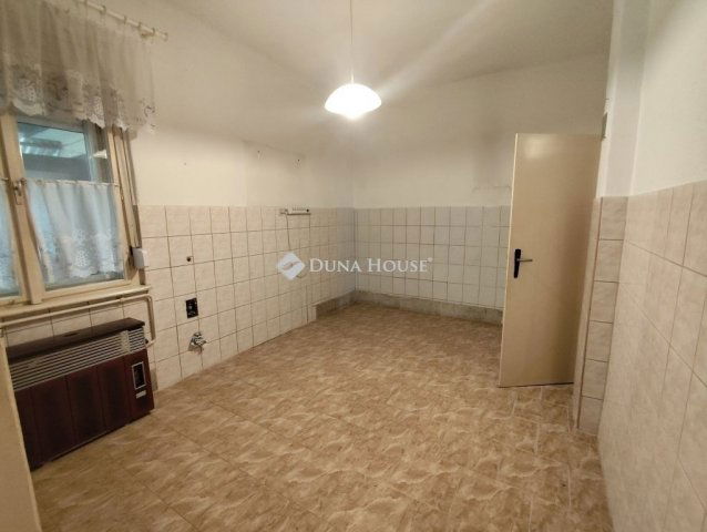 Eladó családi ház, Budapesten, XVIII. kerületben 69.9 M Ft