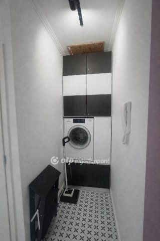 Eladó panellakás, Debrecenben 69.9 M Ft, 1+2 szobás