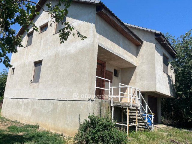 Eladó családi ház, Földesen 45.5 M Ft, 4 szobás