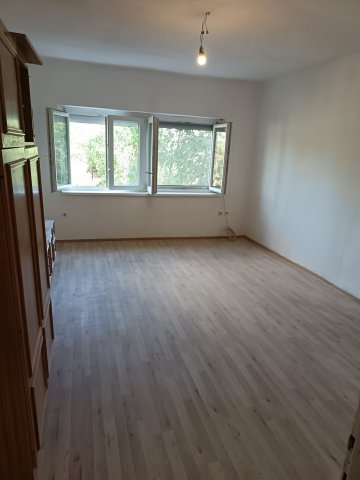 Eladó sorház, Pétfürdőn, Olajtároló telepen 25.9 M Ft