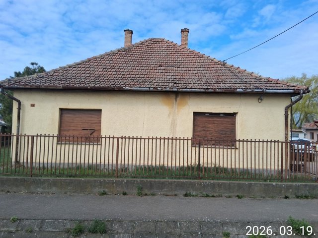 Eladó családi ház, Hevesen 8.4 M Ft, 2+1 szobás