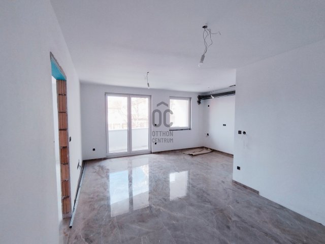 Eladó téglalakás, Siófokon 73.9 M Ft, 2 szobás